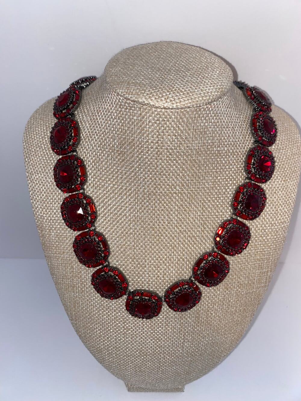 White House Black Market Red Crystal Statement Necklace – NWT WHBM